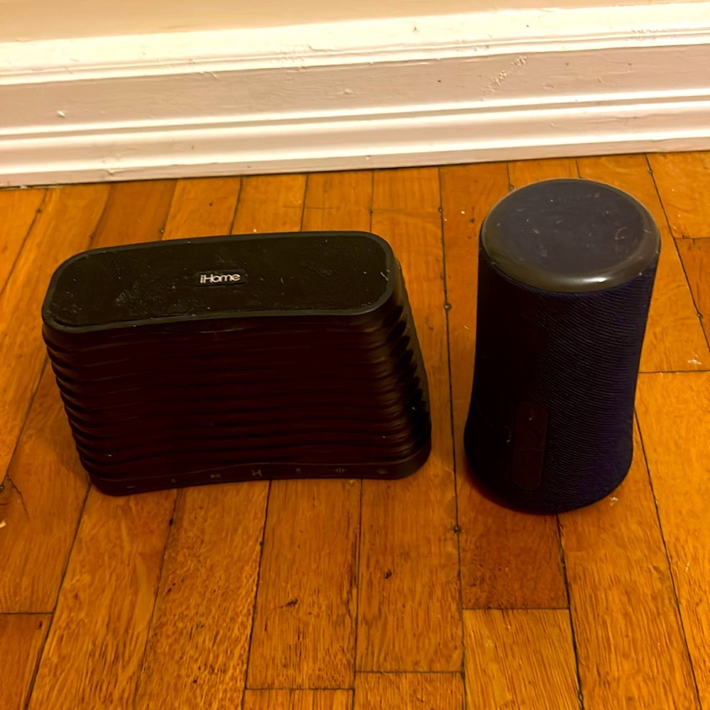 IHOME speaker and sound course speaker. Both take C charging cables.